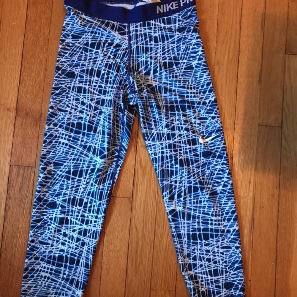 Nike workout capris